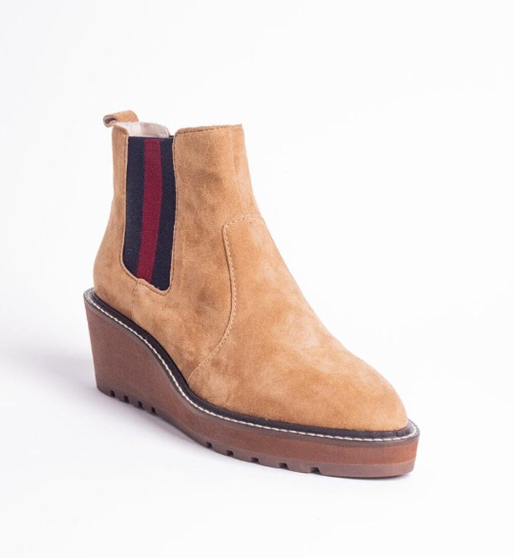 CECELIA NEW YORK Women's Suede Chelsea Wedge Ankle Boots Sz 6.5 Tan Gemma Gwen
